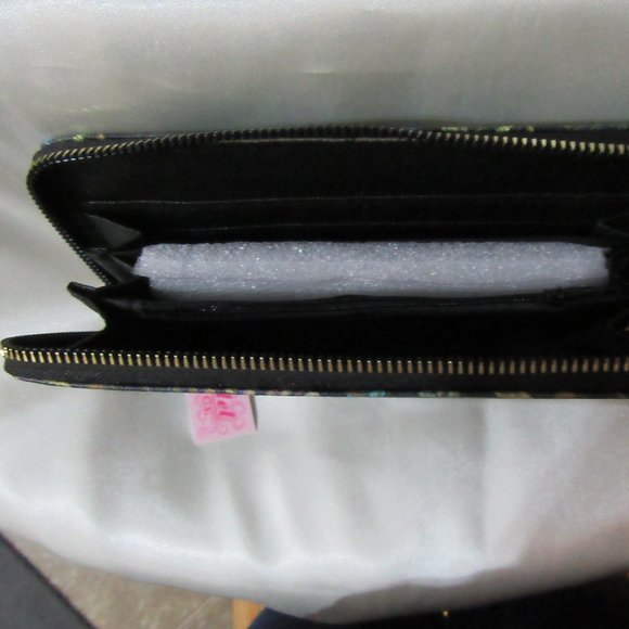 New  -Ladies Wallets Kitten purchase 2 for $30.00 - Picture 7 of 8